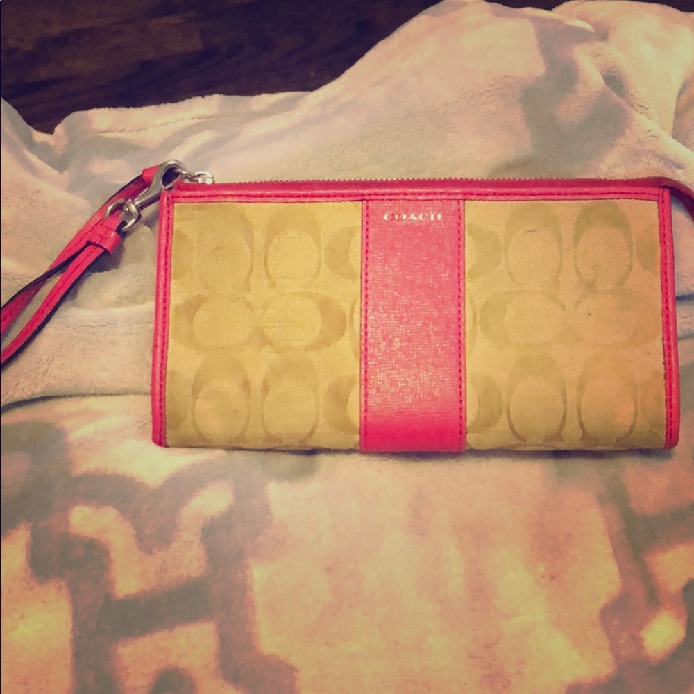 Coach wristlet well loved